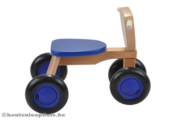 Zijkant van de Road Star blauw.