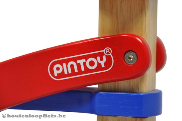 Stevig houten frame.