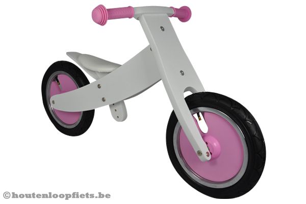 Frame in lage stand. ( laagste zadelstand 30 cm. )