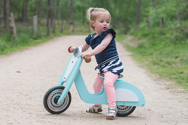 Evi is 1,5 jaar en 80 cm lang.