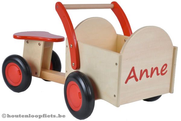 Sticker met eigen naam voor de bakfiets.